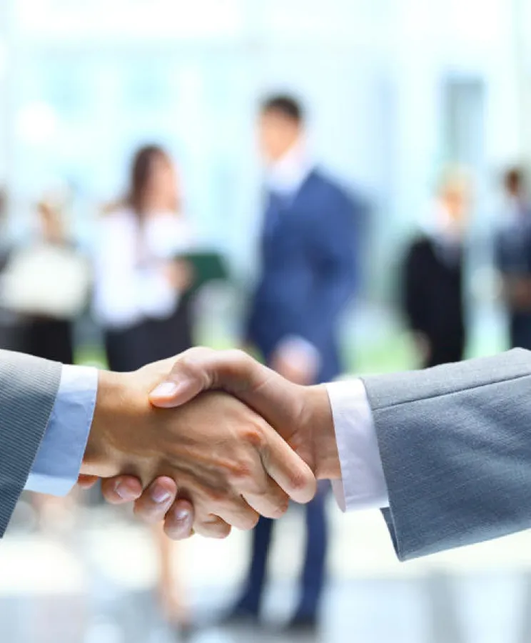 Εταιρείες ξένων συμφερόντων και άδειες εργασίας